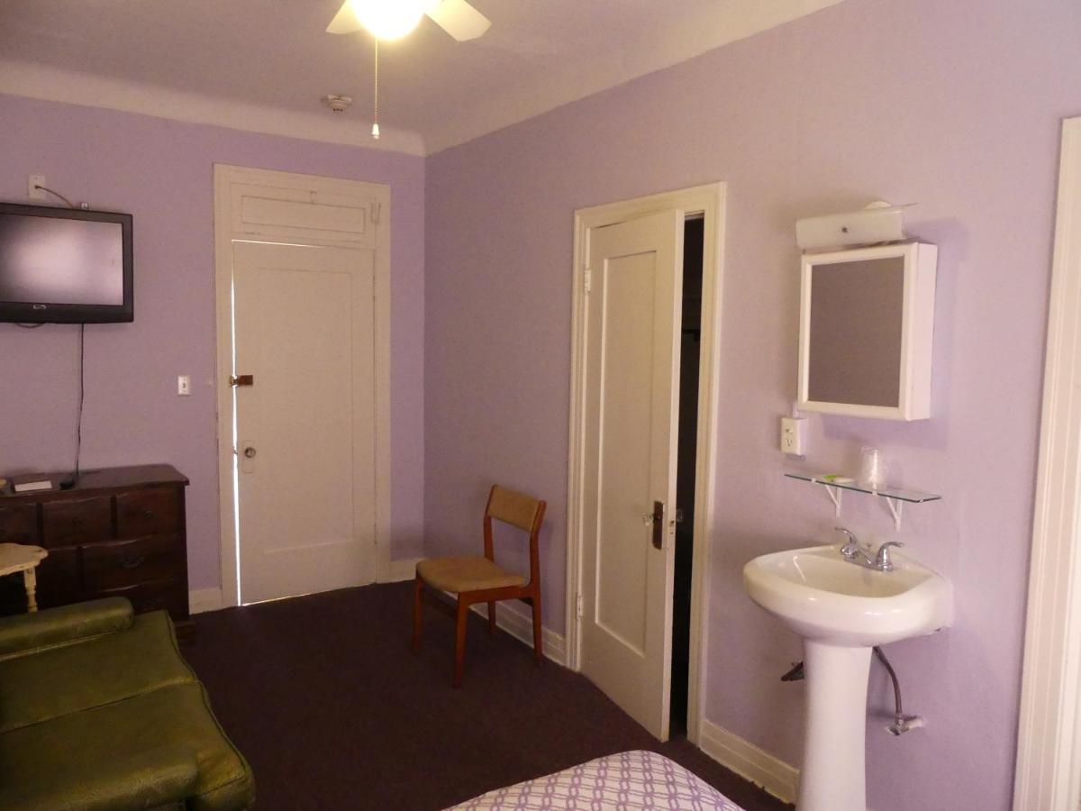 Del Flores Hotel 2*